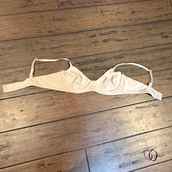 SKIMS Fits everybody unlined Demi Underwire Bra 36A - Picture 3 of 5